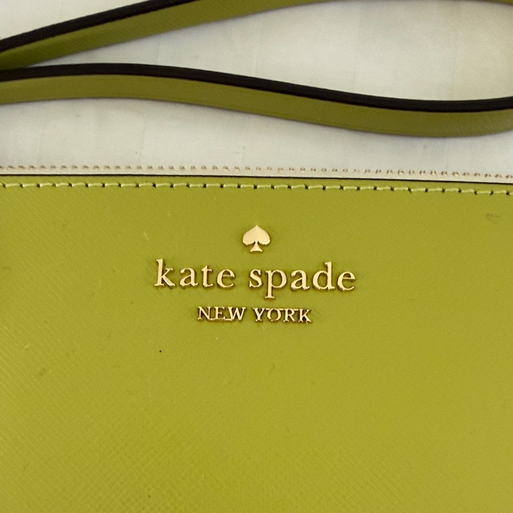 Kate Spade Chartreuse Wristlet - Picture 2 of 8